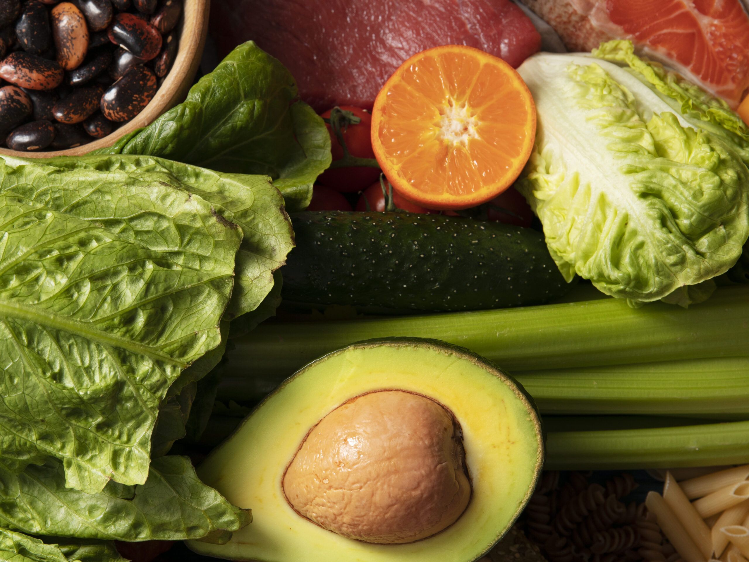 Alimentación equilibrada con alimentos frescos y de calidad